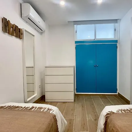 Paraiso Designer Conditioned With Terrace Apartment *